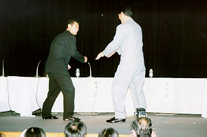 �����@���܂��̓G�X�R�[�g����